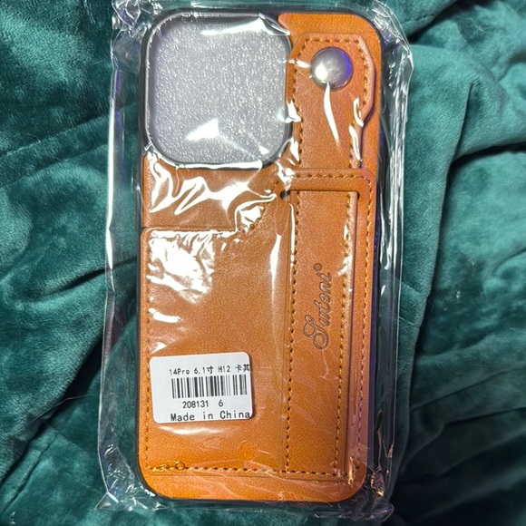 Brown Leather Phone Case iPhone 14 Pro - Picture 1 of 1